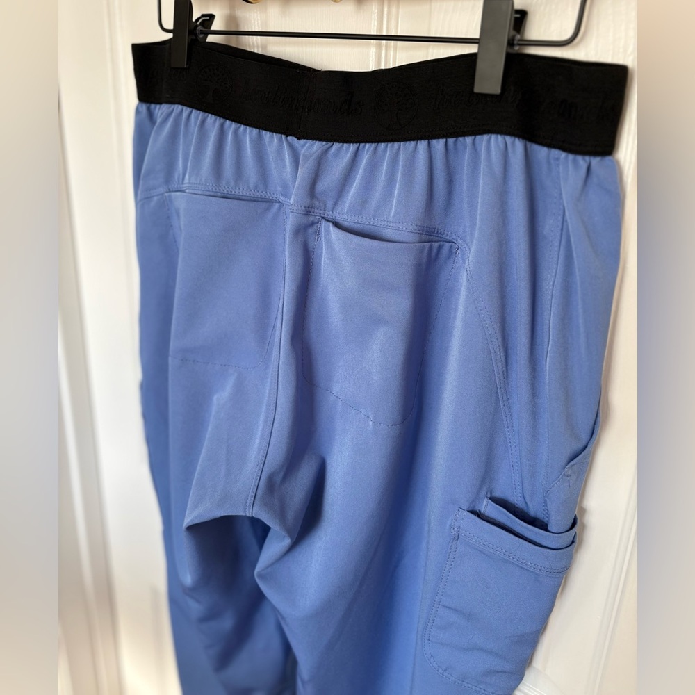 Healing Hands Scrub Set - Women's Ceil Blue Large Top and Medium Pants - Picture 6 of 11